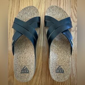 REEF Kaia Women’s Criss-Cross Black Sandals. Worn only once.